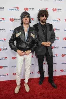 2025 iHeartRadio Music Festival - Press Room Xavier de Rosnay and Gaspard AugÃ of Justice attend the 2025 iHeartRadio Music Festival at T-Mobile Arena on September 19, 2025 in Las Vegas, Nevada. Las Vegas T-Mobile Arena NV USA Copyright: xcraSH imageSPACEx