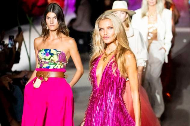 Esther Canadas and models at the Lola Casademunt by Maite fashion show at the Mercedes Benz Fashion Week Madrid Spring Summer 2026 at the Ifema Madrid exhibition center, 19 09 2025 Foto:xDyDxFotografosx xFuturexImagex casademunt_5969