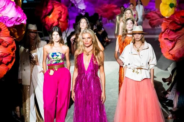 Esther Canadas and models at the Lola Casademunt by Maite fashion show at the Mercedes Benz Fashion Week Madrid Spring Summer 2026 at the Ifema Madrid exhibition center, 19 09 2025 Foto:xDyDxFotografosx xFuturexImagex casademunt_5970