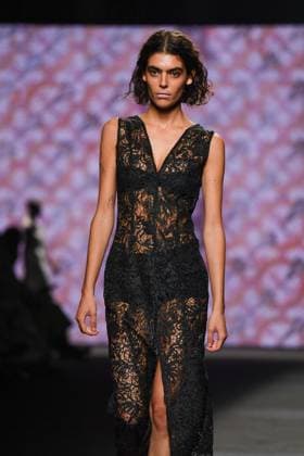 Mercedes-Benz Fashion Week Madrid - 20 Sep 2025 A model walks the runway wearing a design by Fely Campo during the Mercedes-Benz Fashion Week de Madrid in IFERMA. Madrid Spain Copyright: xAtilanoxGarciax xSOPAxImagesx FOTO12786