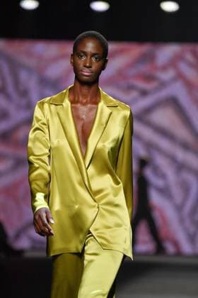 Mercedes-Benz Fashion Week Madrid - 20 Sep 2025 A model walks the runway wearing a design by Fely Campo during the Mercedes-Benz Fashion Week de Madrid in IFERMA. Madrid Spain Copyright: xAtilanoxGarciax xSOPAxImagesx FOTO12763