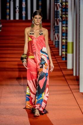 Dolores Cortes fashion show at MBFW Madrid A model during the Dolores Cortes fashion show, at the 82nd edition of Mercedes Benz Fashion Week Madrid, at Ifema in Madrid, on September 20, 2025, in Madrid Spain This years edition is held from September 17 to 21 and commemorates the 40th anniversary of the show The designer presented her Spring Summer collection inspired by the British artist William Morris and the Arts and Crafts movement, taking nature and its organic forms as a reference 20 SEPTEMBER 2025 SHOW MODEL SHOW MADRID FASHION WEEK MBFWM DESIGNER Madrid Madrid Madrid Spain  Copyright: xRicardoxRubiox 6970070