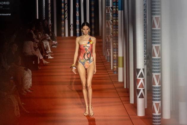 Dolores Cortes fashion show at MBFW Madrid A model during the Dolores Cortes fashion show, at the 82nd edition of Mercedes Benz Fashion Week Madrid, at Ifema in Madrid, on September 20, 2025, in Madrid Spain This years edition is held from September 17 to 21 and commemorates the 40th anniversary of the show The designer presented her Spring Summer collection inspired by the British artist William Morris and the Arts and Crafts movement, taking nature and its organic forms as a reference 20 SEPTEMBER 2025 SHOW MODEL SHOW MADRID FASHION WEEK MBFWM DESIGNER Madrid Madrid Madrid Spain  Copyright: xRicardoxRubiox 6970071