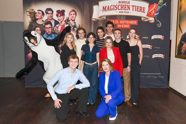 Thilo Fridolin Matthes, Emilia Pieske, Leonard Conrads, Purnima Grätz, Tomomi Themann, Loris Sichrovsky, Annett Louisan, Luis Vorbach, Emilia Maier and Alexandra Kordes at the premiere of the feature film Die Schule der magischen Tiere 4 at the Astor Grand Cinema Hannover, 20 09 2025 Foto:xN.xHeuselx xFuturexImagex tiere_hannover_5905