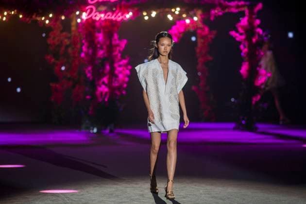 Odette Alvarez Fashion show in Madrid, Spain - 20 Sep 2025 A model walks the runway during the Odette Alvarez Spring Summer 2026 collection runway show during the 40th Mercedes-Benz Fashion Week in Madrid. Madrid Spain Copyright: xLuisxSotox xSOPAxImagesx LSOTOOAL05