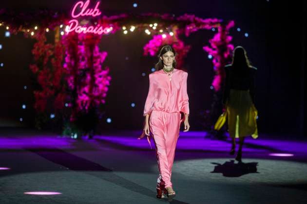 Odette Alvarez Fashion show in Madrid, Spain - 20 Sep 2025 A model walks the runway during the Odette Alvarez Spring Summer 2026 collection runway show during the 40th Mercedes-Benz Fashion Week in Madrid. Madrid Spain Copyright: xLuisxSotox xSOPAxImagesx LSOTOOAL09