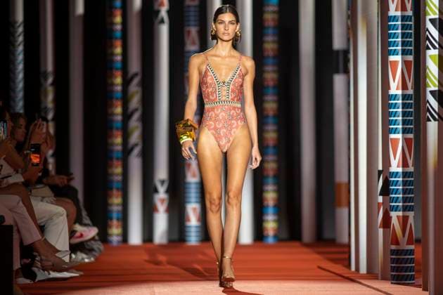 September 20, 2025, Madrid, Madrid, Spain: A model walks the runway for during the Dolores Cortes Spring Summer 2026 collection runway show during the 40th Mercedes-Benz Fashion Week in Madrid. Madrid Spain - ZUMAs296 20250920_znp_s296_023 Copyright: xLuisxSotox