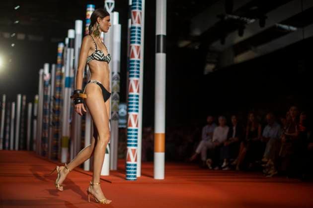 Bilder des Jahres 2025, Entertainment 09 September September 20, 2025, Madrid, Madrid, Spain: A model walks the runway for during the Dolores Cortes Spring Summer 2026 collection runway show during the 40th Mercedes-Benz Fashion Week in Madrid. Madrid Spain - ZUMAs296 20250920_znp_s296_027 Copyright: xLuisxSotox