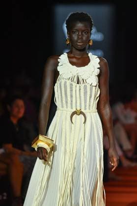 Mercedes-Benz Fashion Week de Madrid - 20 Sep 2025 A model walks the runway wearing a design by Dolores Cortes during the Mercedes-Benz Fashion Week de Madrid in IFERMA. Madrid Spain Copyright: xAtilanoxGarciax xSOPAxImagesx FOTO48641