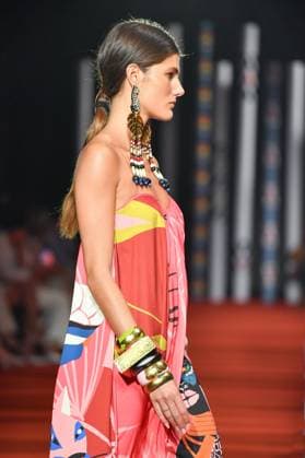 Mercedes-Benz Fashion Week de Madrid - 20 Sep 2025 A model walks the runway wearing a design by Dolores Cortes during the Mercedes-Benz Fashion Week de Madrid in IFERMA. Madrid Spain Copyright: xAtilanoxGarciax xSOPAxImagesx FOTO48665