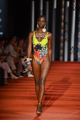 Mercedes-Benz Fashion Week de Madrid - 20 Sep 2025 A model walks the runway wearing a design by Dolores Cortes during the Mercedes-Benz Fashion Week de Madrid in IFERMA. Madrid Spain Copyright: xAtilanoxGarciax xSOPAxImagesx FOTO48680