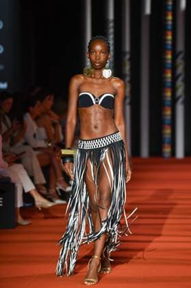 Mercedes-Benz Fashion Week de Madrid - 20 Sep 2025 A model walks the runway wearing a design by Dolores Cortes during the Mercedes-Benz Fashion Week de Madrid in IFERMA. Madrid Spain Copyright: xAtilanoxGarciax xSOPAxImagesx FOTO48693