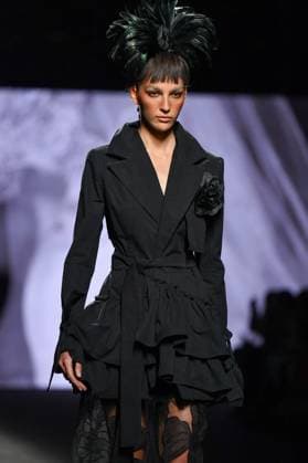 Mercedes-Benz Fashion Week de Madrid - 20 Sep 2025 A model walks the runway wearing a design by MALNE during the Mercedes-Benz Fashion Week de Madrid in IFERMA. Madrid Spain Copyright: xAtilanoxGarciax xSOPAxImagesx FOTO48590
