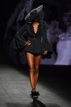 Mercedes-Benz Fashion Week de Madrid - 20 Sep 2025 A model walks the runway wearing a design by MALNE during the Mercedes-Benz Fashion Week de Madrid in IFERMA. Madrid Spain Copyright: xAtilanoxGarciax xSOPAxImagesx FOTO48593