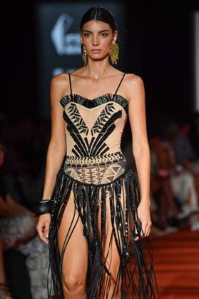 Mercedes-Benz Fashion Week de Madrid - 20 Sep 2025 A model walks the runway wearing a design by Dolores Cortes during the Mercedes-Benz Fashion Week de Madrid in IFERMA. Madrid Spain Copyright: xAtilanoxGarciax xSOPAxImagesx FOTO48710