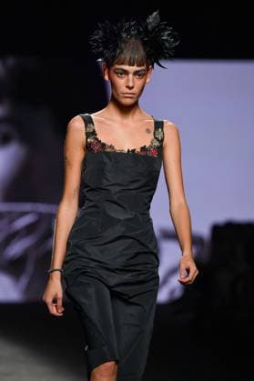 Mercedes-Benz Fashion Week de Madrid - 20 Sep 2025 A model walks the runway wearing a design by MALNE during the Mercedes-Benz Fashion Week de Madrid in IFERMA. Madrid Spain Copyright: xAtilanoxGarciax xSOPAxImagesx FOTO48617