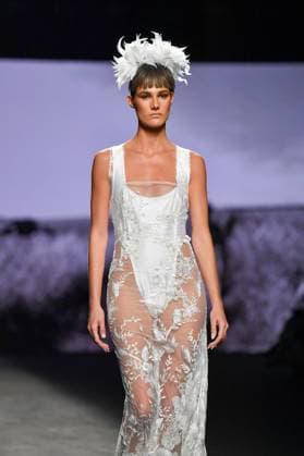 Mercedes-Benz Fashion Week de Madrid - 20 Sep 2025 A model walks the runway wearing a design by MALNE during the Mercedes-Benz Fashion Week de Madrid in IFERMA. Madrid Spain Copyright: xAtilanoxGarciax xSOPAxImagesx FOTO48626