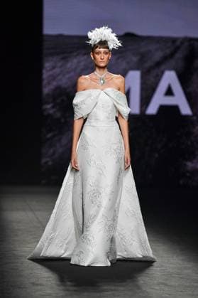 Mercedes-Benz Fashion Week de Madrid - 20 Sep 2025 A model walks the runway wearing a design by MALNE during the Mercedes-Benz Fashion Week de Madrid in IFERMA. Madrid Spain Copyright: xAtilanoxGarciax xSOPAxImagesx FOTO48629