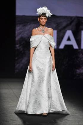 Mercedes-Benz Fashion Week de Madrid - 20 Sep 2025 A model walks the runway wearing a design by MALNE during the Mercedes-Benz Fashion Week de Madrid in IFERMA. Madrid Spain Copyright: xAtilanoxGarciax xSOPAxImagesx FOTO48630