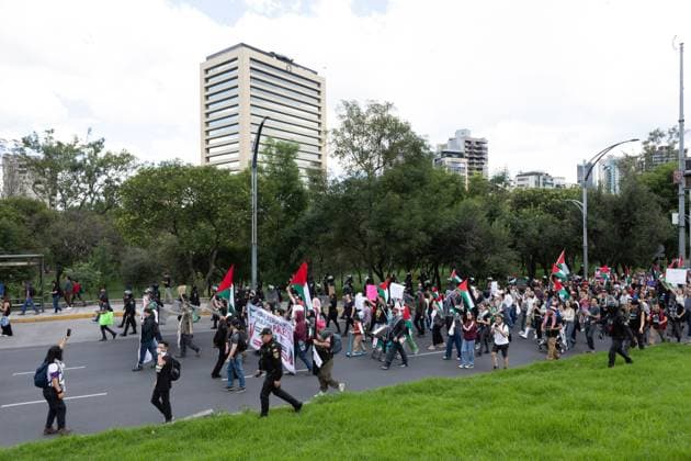 September 20, 2025, Mexico City, Mexico: March held as part of the Global Action for Palestine from the National Auditorium to the Israeli Embassy. Attendees demanded that the Mexican government sever relations with Israel and called for solidarity with the Palestinian people and the Global Sumud Flotilla. Mexico City Mexico - ZUMAl178 20250920_znp_l178_002 Copyright: xCristianxLeyvax