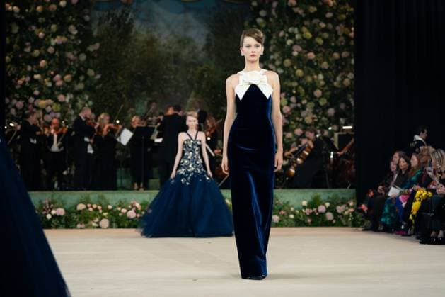 Richard Quinn - Runway in London, UK - 20 Sep 2025 A model walks the runway at the Richard Quinn show during London Fashion Week at St John s Smith Square. London United Kingdom Copyright: xLounisxTiarx xSOPAxImagesx _DSC5732