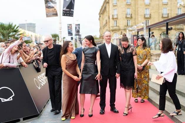 73rd San Sebastian International Film Festival - ffeksjonverdi Sentimental Value - Red Carpet Stellan Skarsgard, Renate Reinsve, Joachim Trier attended Affeksjonverdi Sentimental Value Red Carpet during 73rd San Sebastian International Film Festival at Victoria Eugenia Theatre on September 20, 2025 in Donostia San Sebastian, Spain Photo by ABACAPRESS.COM Donostia San Sebastian Euskadi Spain  Copyright: xABACAx