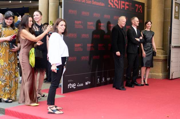 73rd San Sebastian International Film Festival - ffeksjonverdi Sentimental Value - Red Carpet Stellan Skarsgard, Renate Reinsve, Joachim Trier attended Affeksjonverdi Sentimental Value Red Carpet during 73rd San Sebastian International Film Festival at Victoria Eugenia Theatre on September 20, 2025 in Donostia San Sebastian, Spain Photo by ABACAPRESS.COM Donostia San Sebastian Euskadi Spain  Copyright: xABACAx
