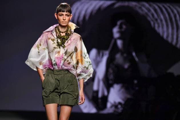 MALNE Mercedes-Benz Fashion Week de Madrid A model walks the runway wearing a design by MALNE during Mercedes-Benz Fashion Week de Madrid in IFERMA, 20 de septiembre 2025 Spain Featuring: A model walks the runway wearing a design by MALNE during Mercedes-Benz Fashion Week de Madrid in IFERMA, 20 de septiembre 2025 Spain Where: Madrid, Spain When: 20 Sep 2025 Credit: Oscar Gonzalez WENN Madrid Spain Copyright: xOscarxGonzalez WENNx wenn40663412 OFA ZOJx wenn40663412