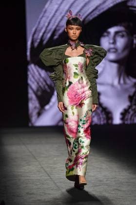 MALNE Mercedes-Benz Fashion Week de Madrid A model walks the runway wearing a design by MALNE during Mercedes-Benz Fashion Week de Madrid in IFERMA, 20 de septiembre 2025 Spain Featuring: A model walks the runway wearing a design by MALNE during Mercedes-Benz Fashion Week de Madrid in IFERMA, 20 de septiembre 2025 Spain Where: Madrid, Spain When: 20 Sep 2025 Credit: Oscar Gonzalez WENN Madrid Spain Copyright: xOscarxGonzalez WENNx wenn40663414 OFA ZOJx wenn40663414