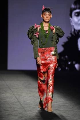 MALNE Mercedes-Benz Fashion Week de Madrid A model walks the runway wearing a design by MALNE during Mercedes-Benz Fashion Week de Madrid in IFERMA, 20 de septiembre 2025 Spain Featuring: A model walks the runway wearing a design by MALNE during Mercedes-Benz Fashion Week de Madrid in IFERMA, 20 de septiembre 2025 Spain Where: Madrid, Spain When: 20 Sep 2025 Credit: Oscar Gonzalez WENN Madrid Spain Copyright: xOscarxGonzalez WENNx wenn40663418 OFA ZOJx wenn40663418