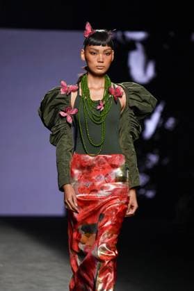 MALNE Mercedes-Benz Fashion Week de Madrid A model walks the runway wearing a design by MALNE during Mercedes-Benz Fashion Week de Madrid in IFERMA, 20 de septiembre 2025 Spain Featuring: A model walks the runway wearing a design by MALNE during Mercedes-Benz Fashion Week de Madrid in IFERMA, 20 de septiembre 2025 Spain Where: Madrid, Spain When: 20 Sep 2025 Credit: Oscar Gonzalez WENN Madrid Spain Copyright: xOscarxGonzalez WENNx wenn40663419 OFA ZOJx wenn40663419