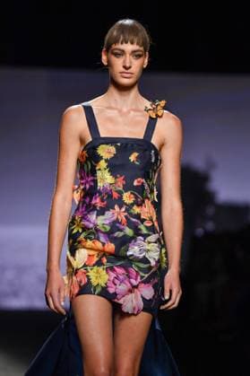 MALNE Mercedes-Benz Fashion Week de Madrid A model walks the runway wearing a design by MALNE during Mercedes-Benz Fashion Week de Madrid in IFERMA, 20 de septiembre 2025 Spain Featuring: A model walks the runway wearing a design by MALNE during Mercedes-Benz Fashion Week de Madrid in IFERMA, 20 de septiembre 2025 Spain Where: Madrid, Spain When: 20 Sep 2025 Credit: Oscar Gonzalez WENN Madrid Spain Copyright: xOscarxGonzalez WENNx wenn40663423 OFA ZOJx wenn40663423