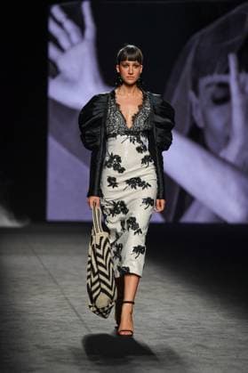 MALNE Mercedes-Benz Fashion Week de Madrid A model walks the runway wearing a design by MALNE during Mercedes-Benz Fashion Week de Madrid in IFERMA, 20 de septiembre 2025 Spain Featuring: A model walks the runway wearing a design by MALNE during Mercedes-Benz Fashion Week de Madrid in IFERMA, 20 de septiembre 2025 Spain Where: Madrid, Spain When: 20 Sep 2025 Credit: Oscar Gonzalez WENN Madrid Spain Copyright: xOscarxGonzalez WENNx wenn40663407 OFA ZOJx wenn40663407