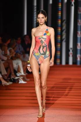 Dolores Cortes Mercedes-Benz Fashion Week de Madrid A model walks the runway wearing a design by Dolores Cortes during Mercedes-Benz Fashion Week de Madrid in IFERMA, 20 de septiembre 2025 Spain Featuring: A model walks the runway wearing a design by Dolores Cortes during Mercedes-Benz Fashion Week de Madrid in IFERMA, 20 de septiembre 2025 Spain Where: Madrid, Spain When: 20 Sep 2025 Credit: Oscar Gonzalez WENN Madrid Spain Copyright: xOscarxGonzalez WENNx wenn40663342 OFA ZOJx wenn40663342