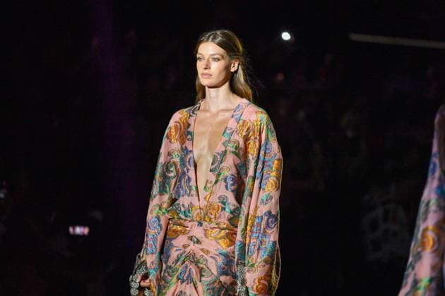 ODETTE ALVAREZ Fashion Week de Madrid A model walks the runway wearing a design by ODETTE ÃLVAREZ during Mercedes-Benz Fashion Week de Madrid in IFERMA, 20 de septiembre 2025 Spain Featuring: A model walks the runway wearing a design by Odette Alvarez during Mercedes-Benz Fashion Week de Madrid in IFERMA, 20 septiembre 2025 Spain Where: Madrid, Spain When: 20 Sep 2025 Credit: Oscar Gonzalez WENN Madrid Spain Copyright: xOscarxGonzalez WENNx wenn40662610 OFA ZOJx wenn40662610