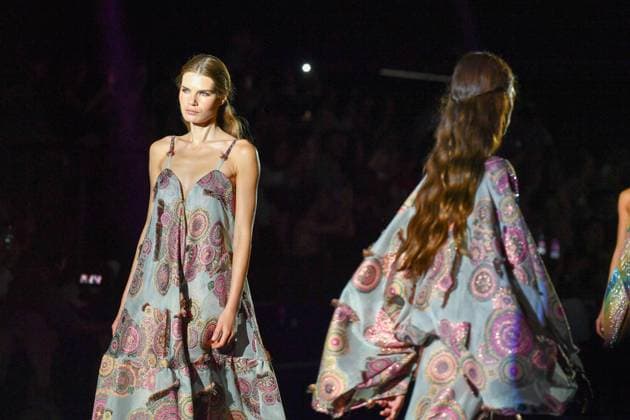 ODETTE ALVAREZ Fashion Week de Madrid A model walks the runway wearing a design by ODETTE ÃLVAREZ during Mercedes-Benz Fashion Week de Madrid in IFERMA, 20 de septiembre 2025 Spain Featuring: A model walks the runway wearing a design by Odette Alvarez during Mercedes-Benz Fashion Week de Madrid in IFERMA, 20 septiembre 2025 Spain Where: Madrid, Spain When: 20 Sep 2025 Credit: Oscar Gonzalez WENN Madrid Spain Copyright: xOscarxGonzalez WENNx wenn40662611 OFA ZOJx wenn40662611