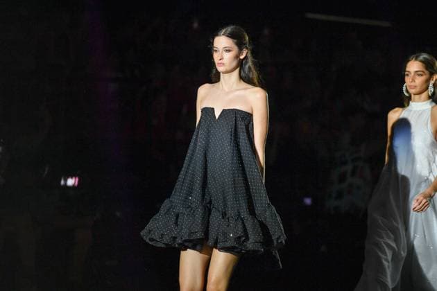 ODETTE ALVAREZ Fashion Week de Madrid A model walks the runway wearing a design by ODETTE ÃLVAREZ during Mercedes-Benz Fashion Week de Madrid in IFERMA, 20 de septiembre 2025 Spain Featuring: A model walks the runway wearing a design by Odette Alvarez during Mercedes-Benz Fashion Week de Madrid in IFERMA, 20 septiembre 2025 Spain Where: Madrid, Spain When: 20 Sep 2025 Credit: Oscar Gonzalez WENN Madrid Spain Copyright: xOscarxGonzalez WENNx wenn40662612 OFA ZOJx wenn40662612