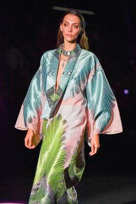 ODETTE ALVAREZ Fashion Week de Madrid A model walks the runway wearing a design by ODETTE ÃLVAREZ during Mercedes-Benz Fashion Week de Madrid in IFERMA, 20 de septiembre 2025 Spain Featuring: A model walks the runway wearing a design by Odette Alvarez during Mercedes-Benz Fashion Week de Madrid in IFERMA, 20 septiembre 2025 Spain Where: Madrid, Spain When: 20 Sep 2025 Credit: Oscar Gonzalez WENN Madrid Spain Copyright: xOscarxGonzalez WENNx wenn40662595 OFA ZOJx wenn40662595