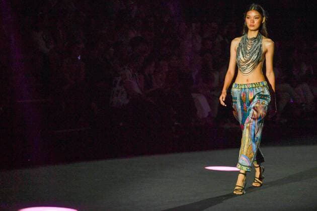 ODETTE ALVAREZ Fashion Week de Madrid A model walks the runway wearing a design by ODETTE ÃLVAREZ during Mercedes-Benz Fashion Week de Madrid in IFERMA, 20 de septiembre 2025 Spain Featuring: A model walks the runway wearing a design by Odette Alvarez during Mercedes-Benz Fashion Week de Madrid in IFERMA, 20 septiembre 2025 Spain Where: Madrid, Spain When: 20 Sep 2025 Credit: Oscar Gonzalez WENN Madrid Spain Copyright: xOscarxGonzalez WENNx wenn40662589 OFA ZOJx wenn40662589