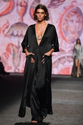 FELY CAMPO Fashion Week de Madrid A model walks the runway wearing a design by FELY CAMPO during Mercedes-Benz Fashion Week de Madrid in IFERMA, 20 de septiembre 2025 Spain Featuring: A model walks the runway wearing a design by Fely Campo during Mercedes-Benz Fashion Week de Madrid in IFERMA, 20 septiembre 2025 Spain Where: Madrid, Spain When: 20 Sep 2025 Credit: Oscar Gonzalez WENN Madrid Spain Copyright: xOscarxGonzalez WENNx wenn40662527 OFA ZOJx wenn40662527