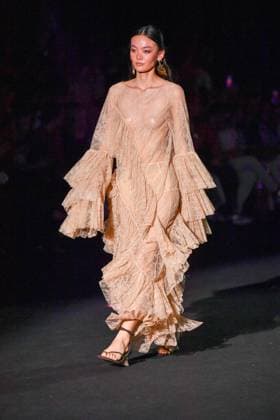ODETTE ALVAREZ Fashion Week de Madrid A model walks the runway wearing a design by ODETTE ÃLVAREZ during Mercedes-Benz Fashion Week de Madrid in IFERMA, 20 de septiembre 2025 Spain Featuring: A model walks the runway wearing a design by Odette Alvarez during Mercedes-Benz Fashion Week de Madrid in IFERMA, 20 septiembre 2025 Spain Where: Madrid, Spain When: 20 Sep 2025 Credit: Oscar Gonzalez WENN Madrid Spain Copyright: xOscarxGonzalez WENNx wenn40662587 OFA ZOJx wenn40662587