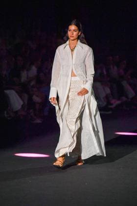 ODETTE ALVAREZ Fashion Week de Madrid A model walks the runway wearing a design by ODETTE ÃLVAREZ during Mercedes-Benz Fashion Week de Madrid in IFERMA, 20 de septiembre 2025 Spain Featuring: A model walks the runway wearing a design by Odette Alvarez during Mercedes-Benz Fashion Week de Madrid in IFERMA, 20 septiembre 2025 Spain Where: Madrid, Spain When: 20 Sep 2025 Credit: Oscar Gonzalez WENN Madrid Spain Copyright: xOscarxGonzalez WENNx wenn40662571 OFA ZOJx wenn40662571
