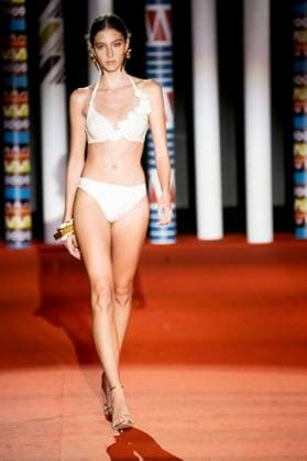Model at the Dolores CortÃ s Fashion Show at the Mercedes Benz Fashion Week Madrid Spring Summer 2026 at the Ifema Madrid exhibition center, 20 09 2025 Foto:xDyDxFotografosx xFuturexImagex cortes_5915