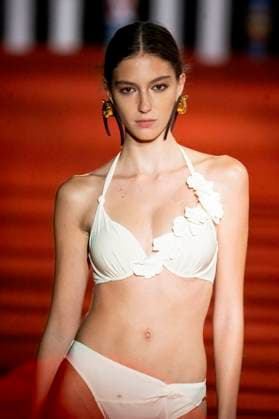 Model at the Dolores CortÃ s Fashion Show at the Mercedes Benz Fashion Week Madrid Spring Summer 2026 at the Ifema Madrid exhibition center, 20 09 2025 Foto:xDyDxFotografosx xFuturexImagex cortes_5916