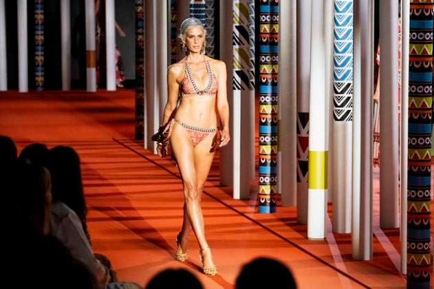 Model at the Dolores CortÃ s Fashion Show at the Mercedes Benz Fashion Week Madrid Spring Summer 2026 at the Ifema Madrid exhibition center, 20 09 2025 Foto:xDyDxFotografosx xFuturexImagex cortes_5919