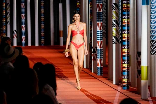 Model at the Dolores CortÃ s Fashion Show at the Mercedes Benz Fashion Week Madrid Spring Summer 2026 at the Ifema Madrid exhibition center, 20 09 2025 Foto:xDyDxFotografosx xFuturexImagex cortes_5922