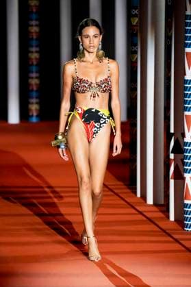 Model at the Dolores CortÃ s Fashion Show at the Mercedes Benz Fashion Week Madrid Spring Summer 2026 at the Ifema Madrid exhibition center, 20 09 2025 Foto:xDyDxFotografosx xFuturexImagex cortes_5933