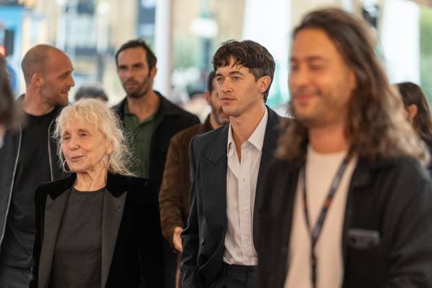 Presentation of Le cri des grades at the San Sebastian International Film Festival IRUN, SPAIN - SEPTEMBER 21: French director Claire Denis presents alongside actors Tom Blyth, Mia McKenna-Bruce, and Isaach De Bankole in the official section, competing for the Golden Shell at the San Sebastian International Film Festival in Irun, Spain on September 21, 2025. Javi Julio Anadolu Irun Spain. Editorial use only. Please get in touch for any other usage.  Copyright: x2025xAnadoluxJavixJuliox