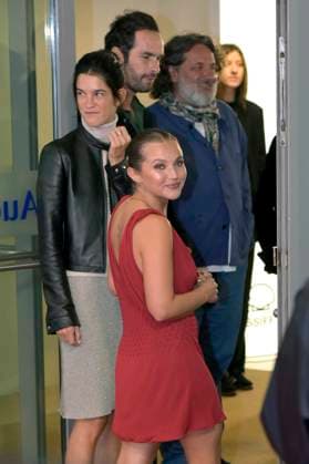 Suzanne Lindon and Mia McKenna Bruce at the premiere of the feature film Le Cri des gardes The Fence at the 73rd San Sebastian International Film Festival Festival Internacional de Cine de San Sebastian in the Kursaal San Sebastian, 21 09 2025 Foto:xC.xNiehausx xFuturexImagex fences_5958