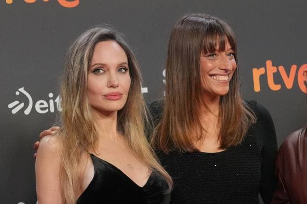Presentation of the film Couture at the 73rd edition of the San Sebastian Film Festival Actress and director Angelina Jolie i and director Alice Winocour d during the presentation of the film Couture, at the 73rd edition of the San Sebastian Film Festival, at the Palacio de Congresos y Auditorio Kursaal, on September 21, 2025, in San Sebastian, Guipuzcoa, Basque Country Spain Couture is a French-American film directed by Alice Winocour that premieres today, September 21, The festival celebrates its 73rd edition from September 19 to 27, 2025, reinforcing its global prominence with 254 titles from 56 countries and an outstanding presence of Spanish cinema The participation of women behind the scenes increases and Basque cinema has 38 product Copyright: xUnanuex 6972419